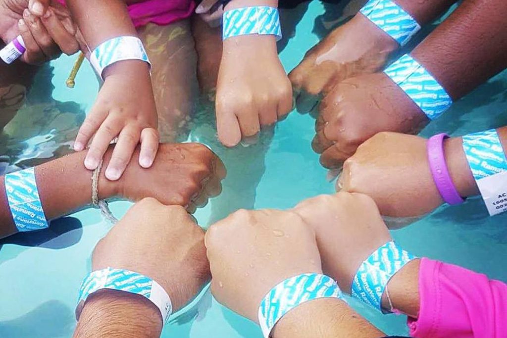 สายรัดข้อมือสำหรับนักท่องเที่ยว